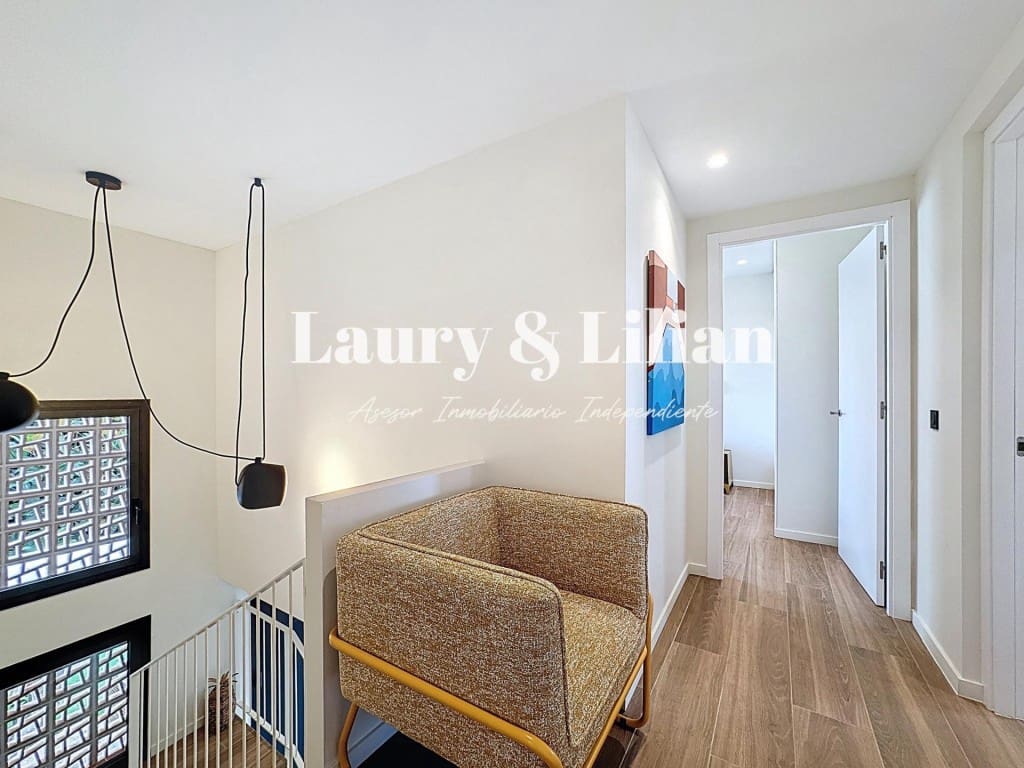 4 soveværelse Villa til salg i Empuriabrava med swimmingpool - € 1.450.000 (Ref: 9595382)