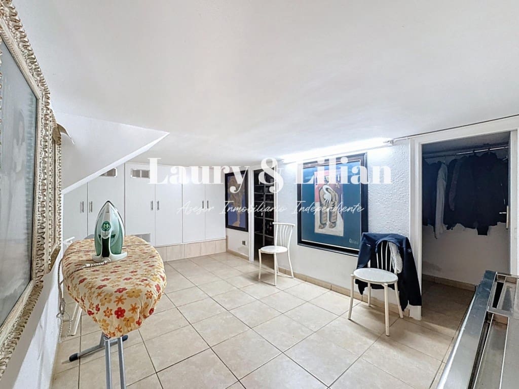 4 soverom Villa til salgs i Avinyonet de Puigventos med svømmebasseng garasje - € 455 000 (Ref: 9595386)