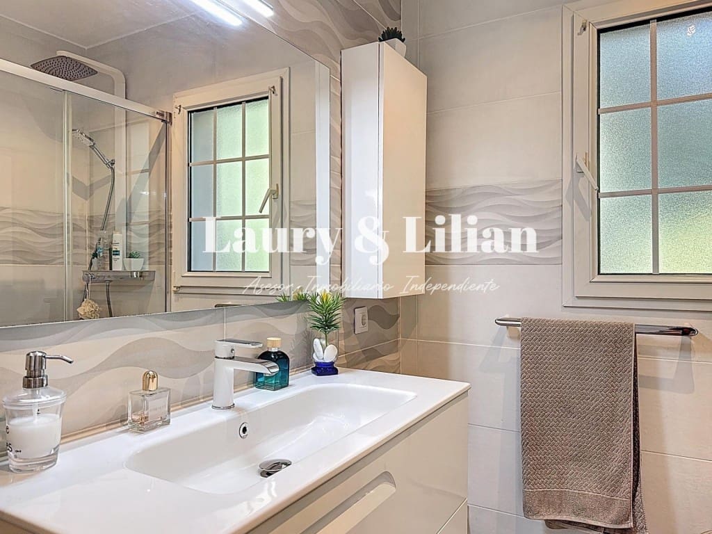 4 soverom Villa til salgs i Avinyonet de Puigventos med svømmebasseng garasje - € 455 000 (Ref: 9595386)