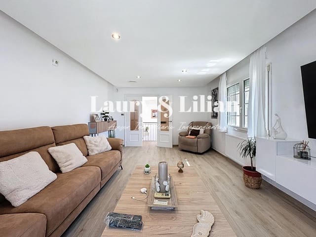 4 soverom Villa til salgs i Avinyonet de Puigventós med svømmebasseng garasje - € 455 000 (Ref: 9595386)