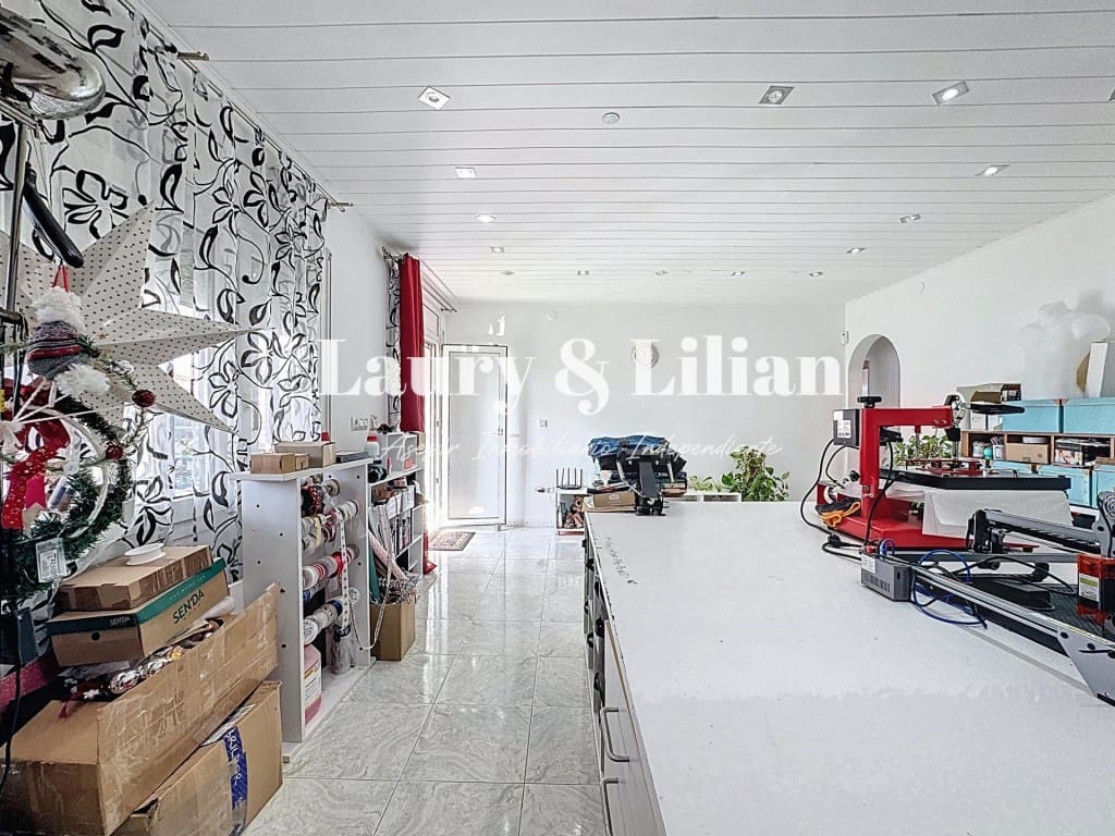 4 makuuhuone Huvila myytävänä paikassa Empuriabrava mukana uima-altaan 
autotalli - 625 000 € (Ref: 9595389)