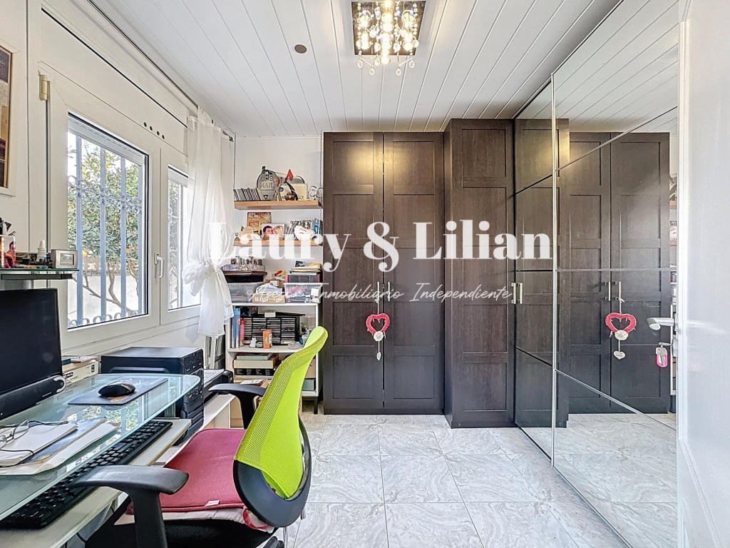 4 makuuhuone Huvila myytävänä paikassa Empuriabrava mukana uima-altaan 
autotalli - 625 000 € (Ref: 9595389)