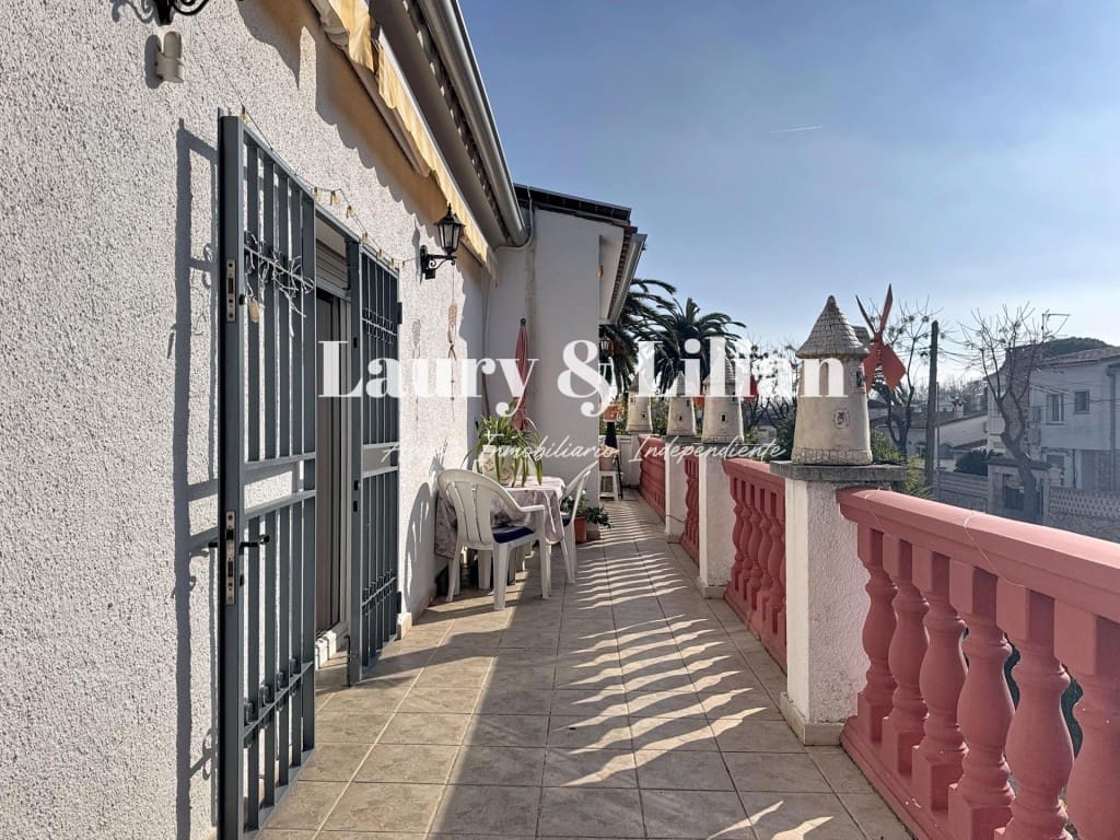 4 makuuhuone Huvila myytävänä paikassa Empuriabrava mukana uima-altaan 
autotalli - 625 000 € (Ref: 9595389)