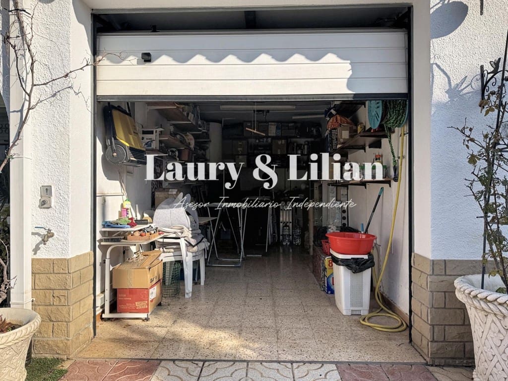 4 makuuhuone Huvila myytävänä paikassa Empuriabrava mukana uima-altaan 
autotalli - 625 000 € (Ref: 9595389)