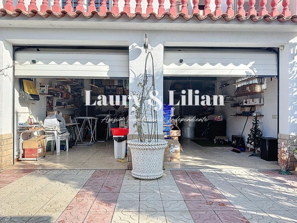 4 makuuhuone Huvila myytävänä paikassa Empuriabrava mukana uima-altaan 
autotalli - 625 000 € (Ref: 9595389)