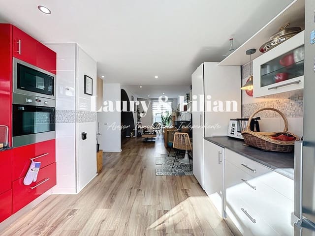 4 makuuhuone Huvila myytävänä paikassa Empuriabrava, Castelló d'Empúries mukana 
autotalli - 259 000 € (Ref: 9595390)