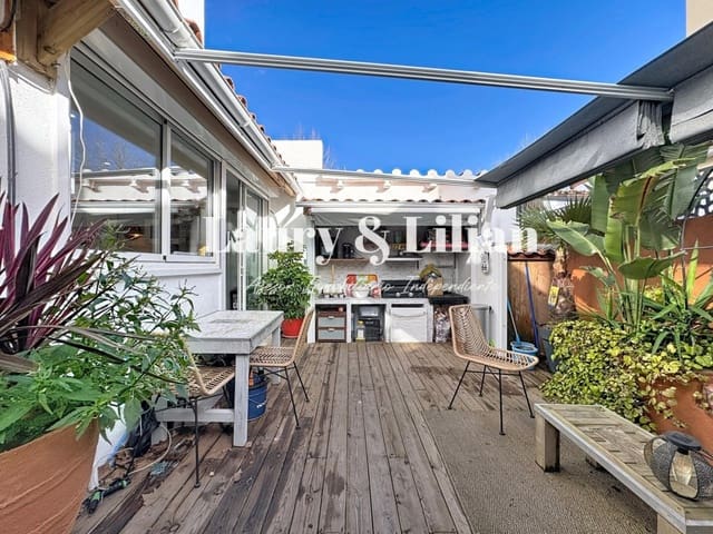 4 makuuhuone Huvila myytävänä paikassa Empuriabrava, Castelló d'Empúries mukana 
autotalli - 259 000 € (Ref: 9595390)