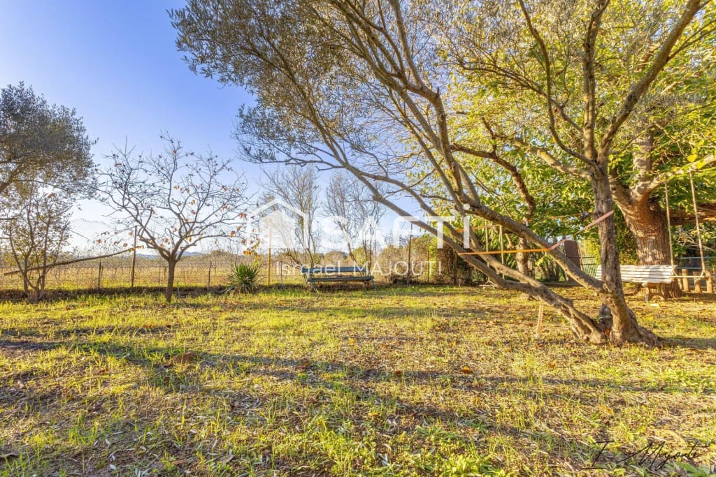 Grunde uden byggetilladelser til salg i Cruilles Monells i Sant Sadurni de I'Heura - € 85.000 (Ref: 9595392)