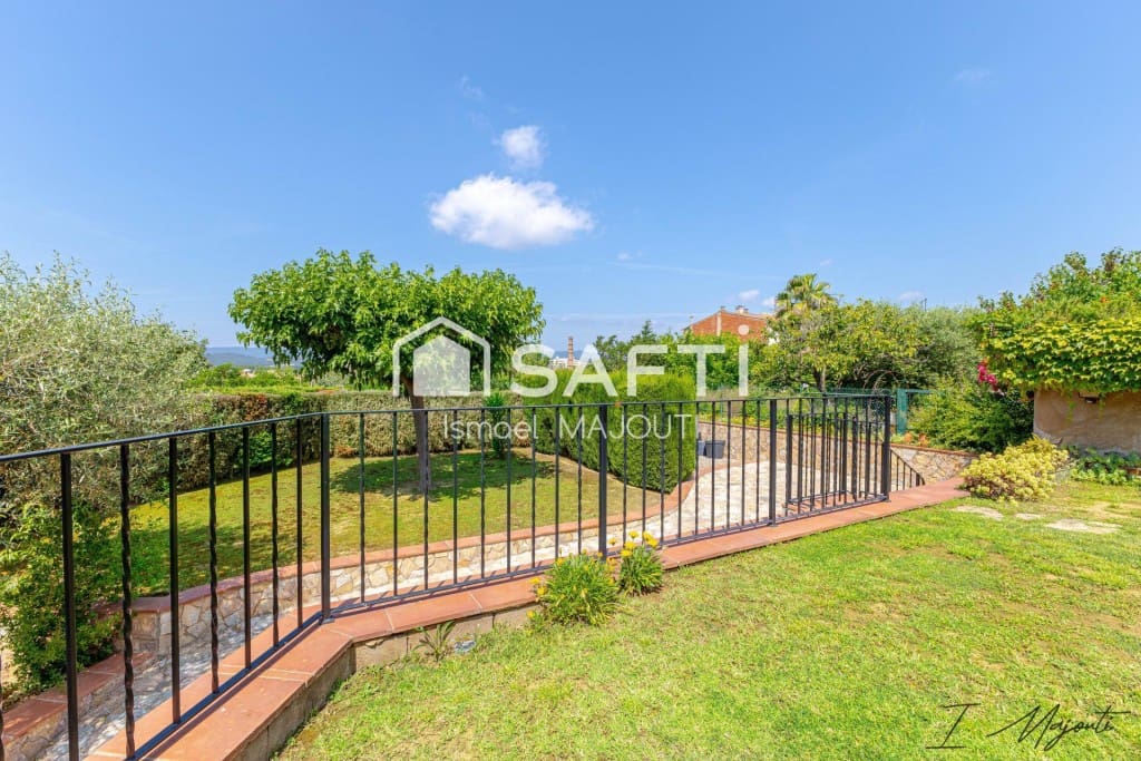 4 makuuhuone Huvila myytävänä paikassa Forallac mukana 
autotalli - 585 000 € (Ref: 9595394)