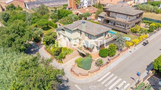 4 makuuhuone Huvila myytävänä paikassa Forallac mukana 
autotalli - 585 000 € (Ref: 9595394)