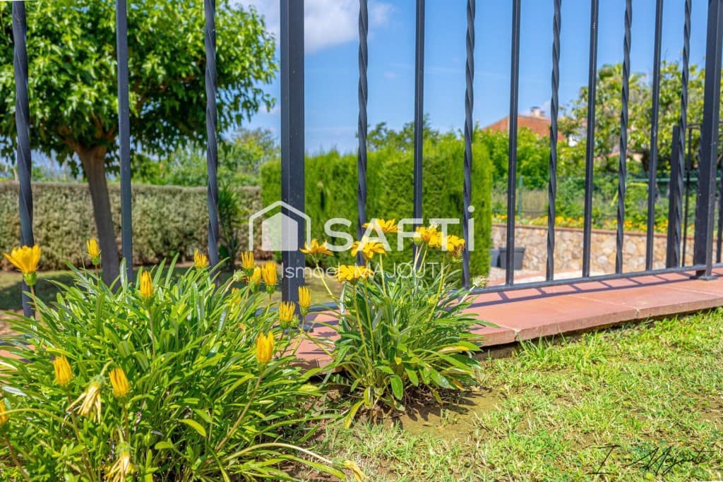 4 makuuhuone Huvila myytävänä paikassa Forallac mukana 
autotalli - 585 000 € (Ref: 9595394)