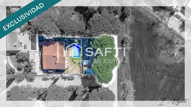 6 makuuhuone Huvila myytävänä paikassa L'Escala mukana uima-altaan - 1 120 000 € (Ref: 9595395)