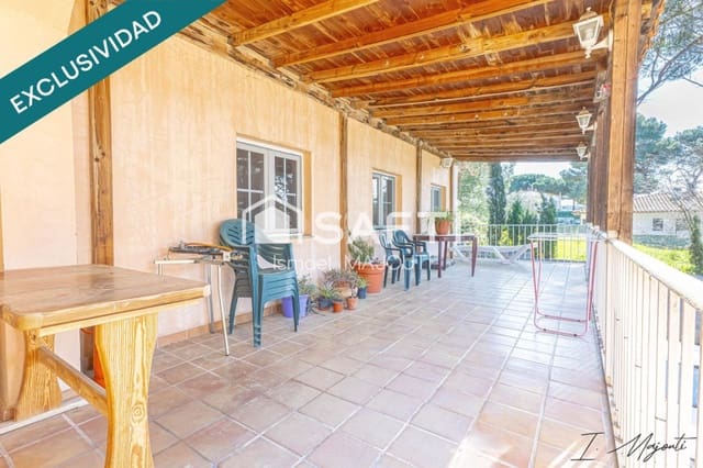 6 makuuhuone Huvila myytävänä paikassa L'Escala mukana uima-altaan - 1 120 000 € (Ref: 9595395)