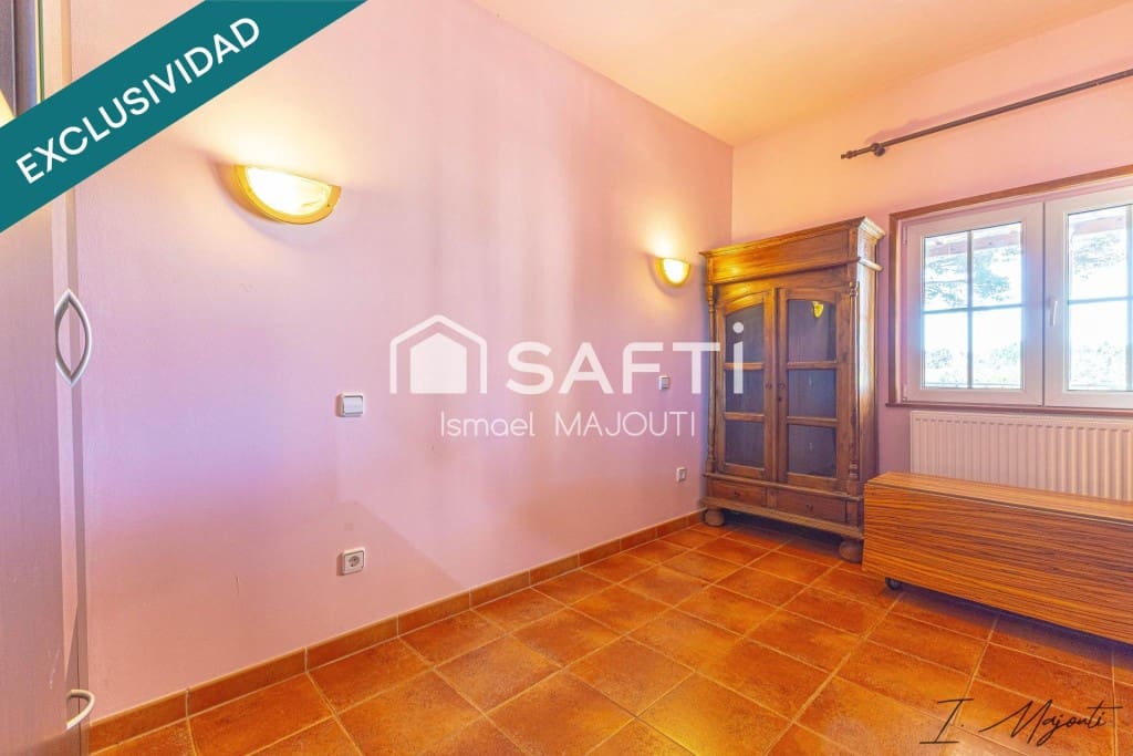 6 makuuhuone Huvila myytävänä paikassa L'Escala mukana uima-altaan - 1 120 000 € (Ref: 9595395)