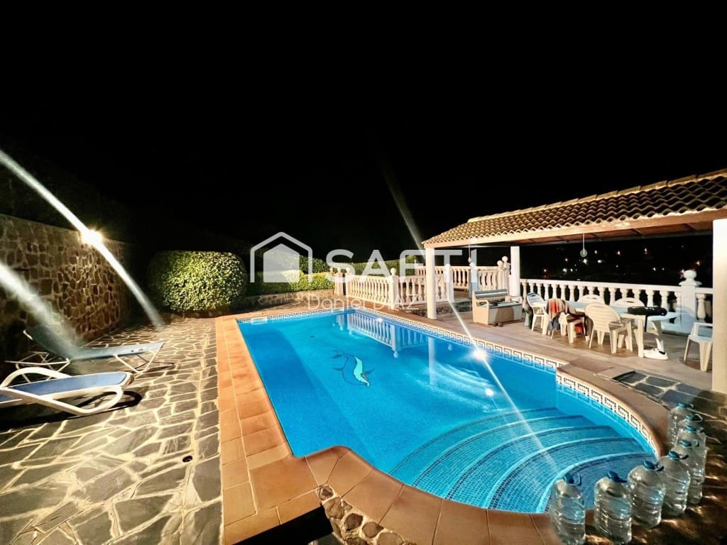 7 soveværelse Finca/Landehus til salg i Macanet de la Selva med swimmingpool garage - € 315.000 (Ref: 9595401)