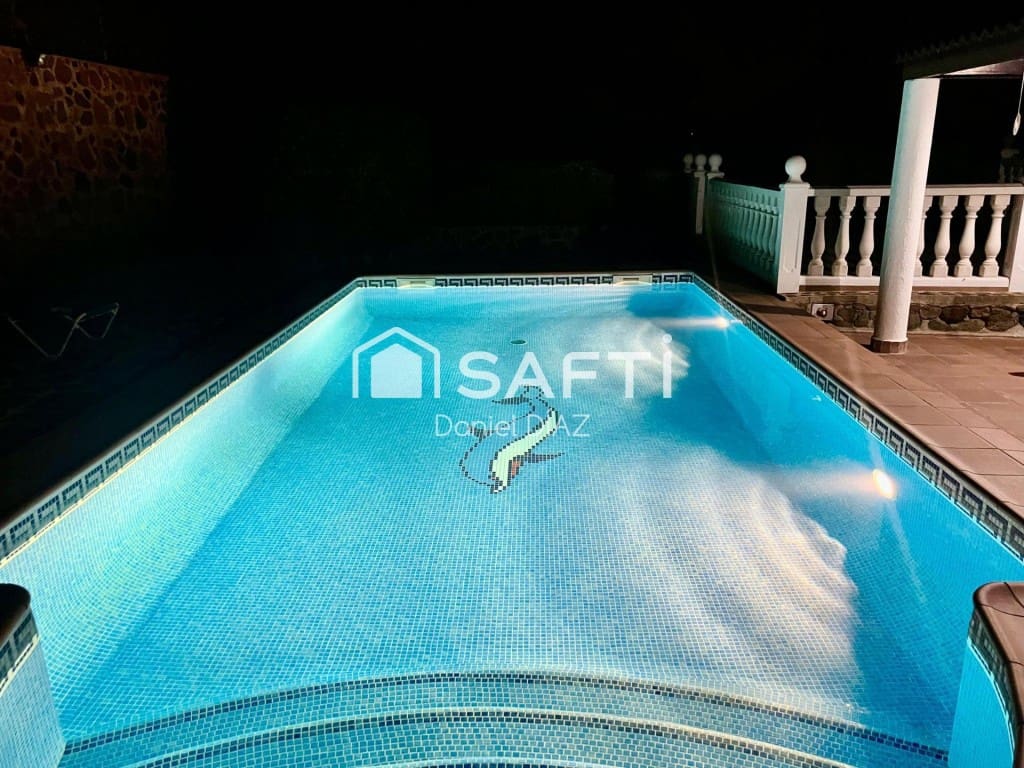 7 soveværelse Finca/Landehus til salg i Macanet de la Selva med swimmingpool garage - € 315.000 (Ref: 9595401)