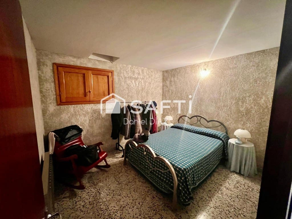 7 soveværelse Finca/Landehus til salg i Macanet de la Selva med swimmingpool garage - € 315.000 (Ref: 9595401)