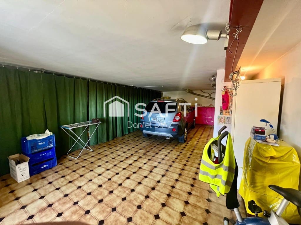 7 soveværelse Finca/Landehus til salg i Macanet de la Selva med swimmingpool garage - € 315.000 (Ref: 9595401)