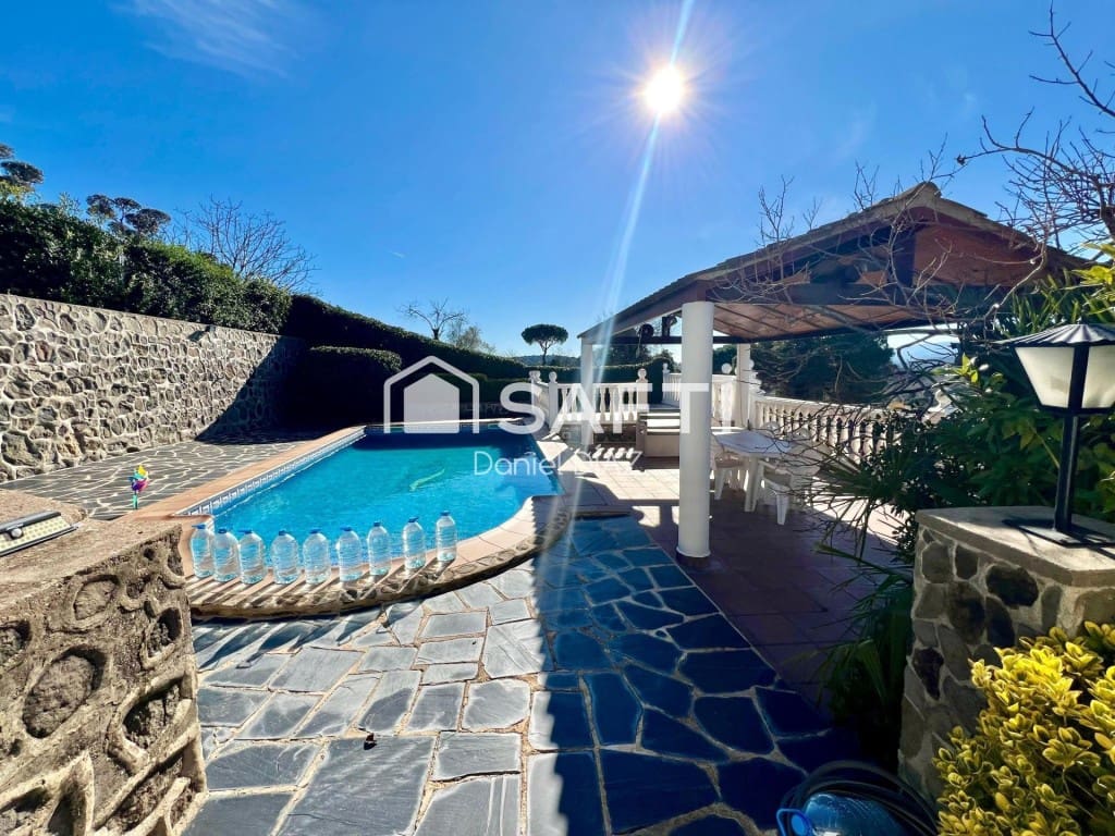 7 soveværelse Finca/Landehus til salg i Macanet de la Selva med swimmingpool garage - € 315.000 (Ref: 9595401)