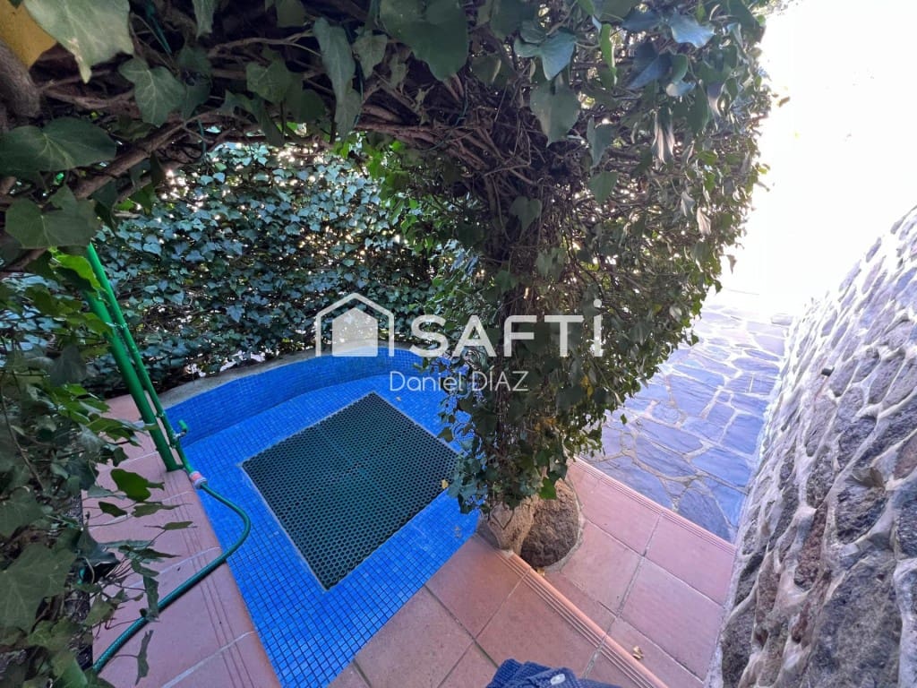 7 soveværelse Finca/Landehus til salg i Macanet de la Selva med swimmingpool garage - € 315.000 (Ref: 9595401)