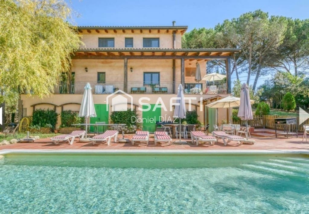 6 bedroom Villa for sale in Sils with pool garage - € 590,000 (Ref: 9595402)