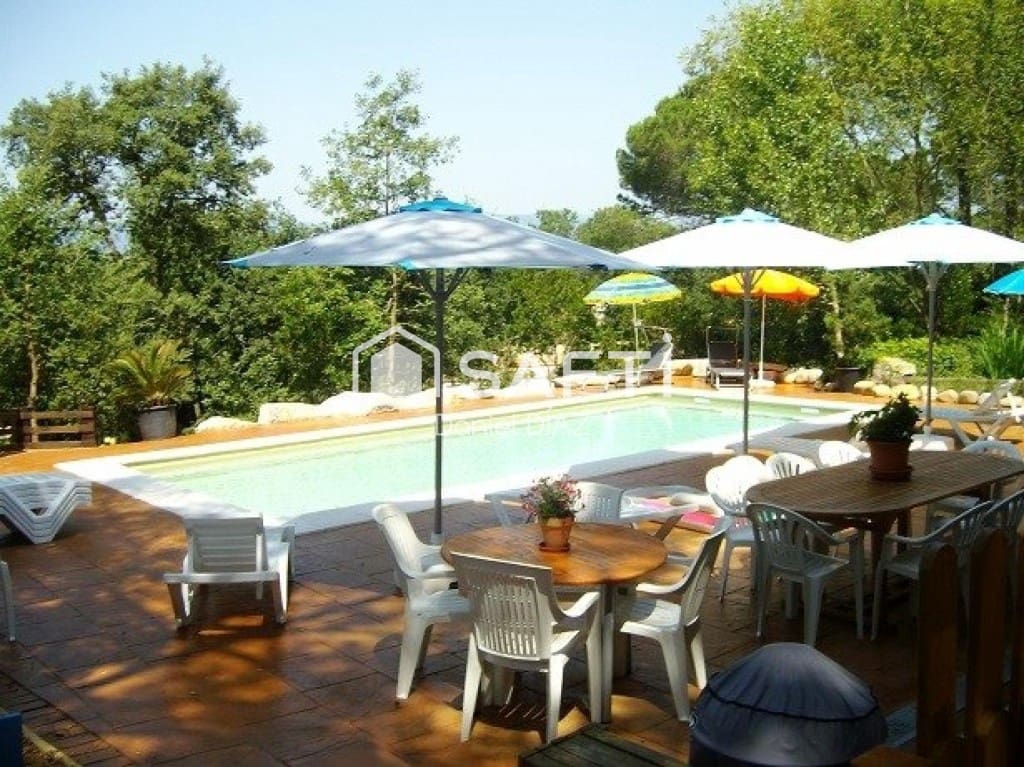 6 bedroom Villa for sale in Sils with pool garage - € 590,000 (Ref: 9595402)