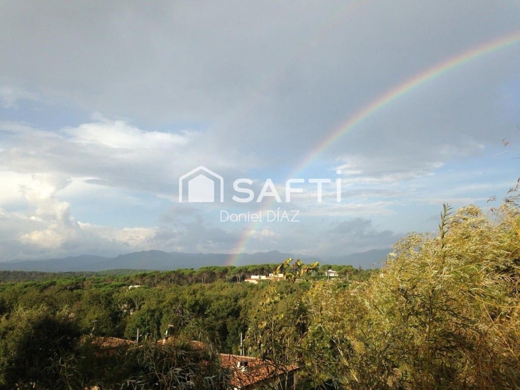 6 bedroom Villa for sale in Sils with pool garage - € 590,000 (Ref: 9595402)