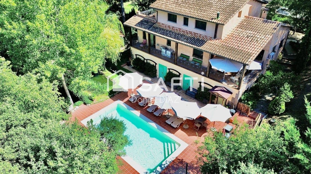 6 bedroom Villa for sale in Sils with pool garage - € 590,000 (Ref: 9595402)