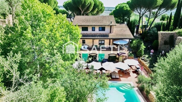 6 sypialnia Willa na sprzedaż w Sils z basenem garażem - 590 000 € (Ref: 9595402)