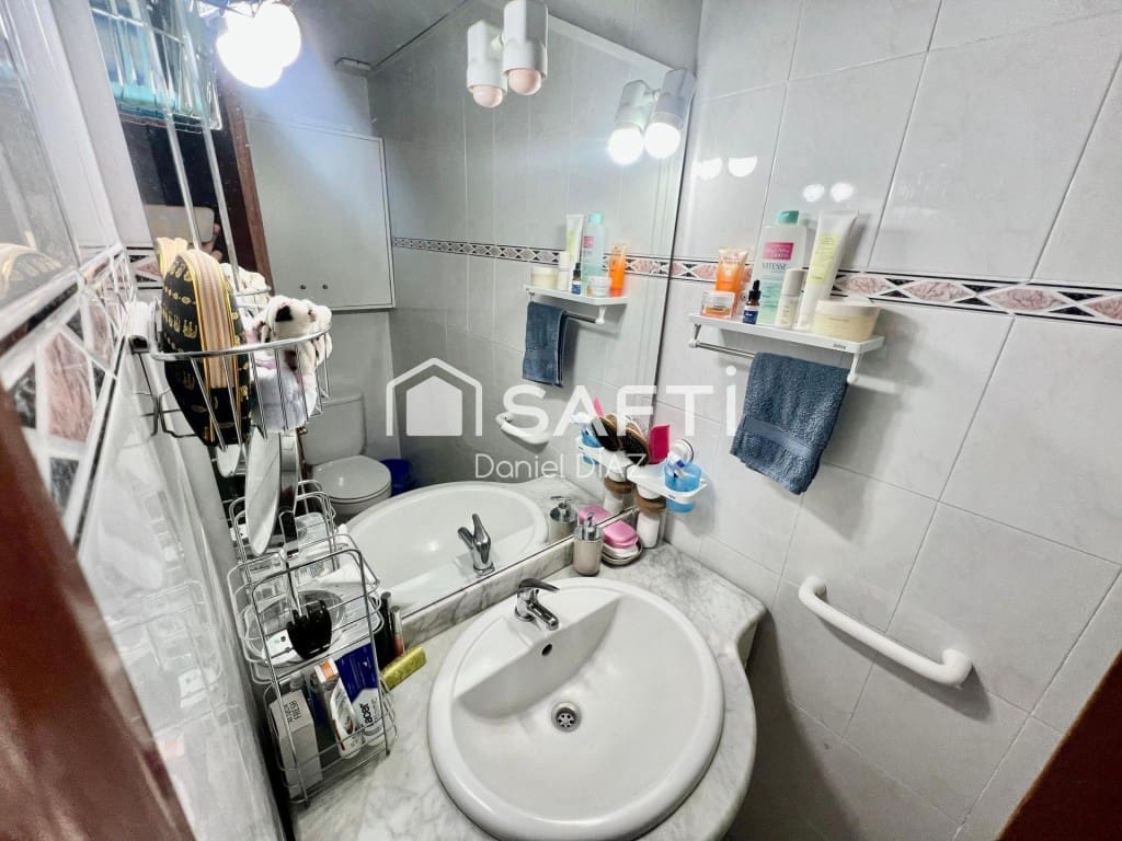 4 bedroom Apartment for sale in Sils - € 186,780 (Ref: 9595403)