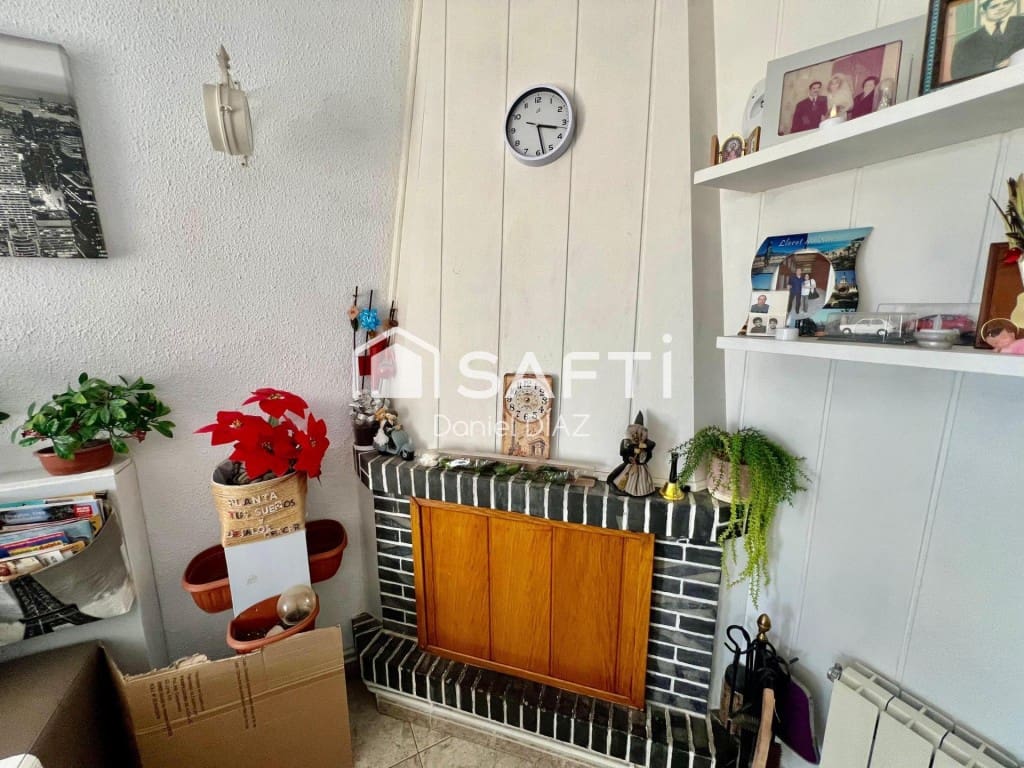 4 bedroom Apartment for sale in Sils - € 186,780 (Ref: 9595403)