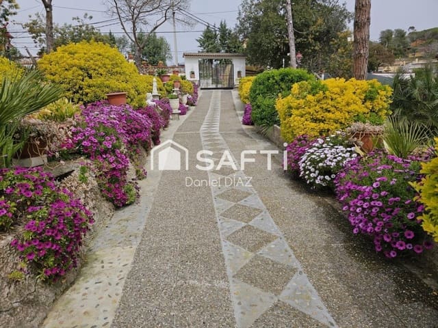 4 chambre Villa/Maison à vendre à Mas Altaba, Maçanet de la Selva avec piscine garage - 290 000 € (Ref: 9595407)