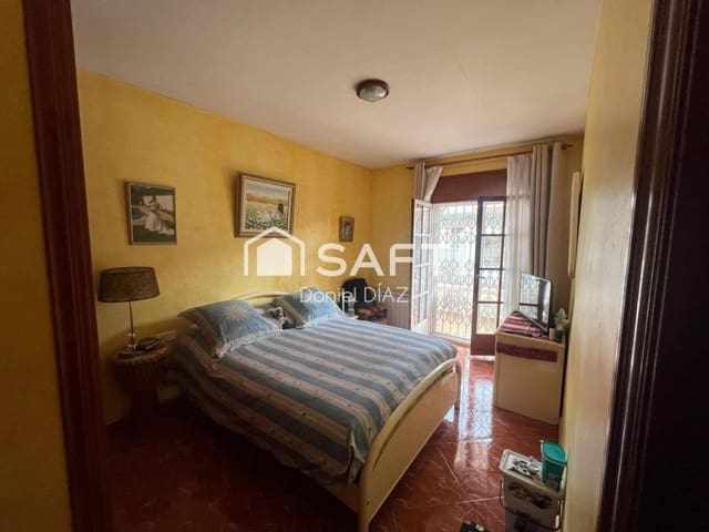 4 makuuhuone Huvila myytävänä paikassa Urbanitzacions del Nord, Lloret de Mar mukana uima-altaan 
autotalli - 440 000 € (Ref: 9595408)