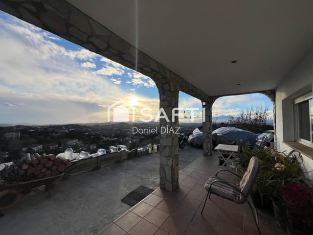 3 soveværelse Finca/Landehus til salg i Aiguaviva Parc, Vidreres med garage - € 290.000 (Ref: 9595409)