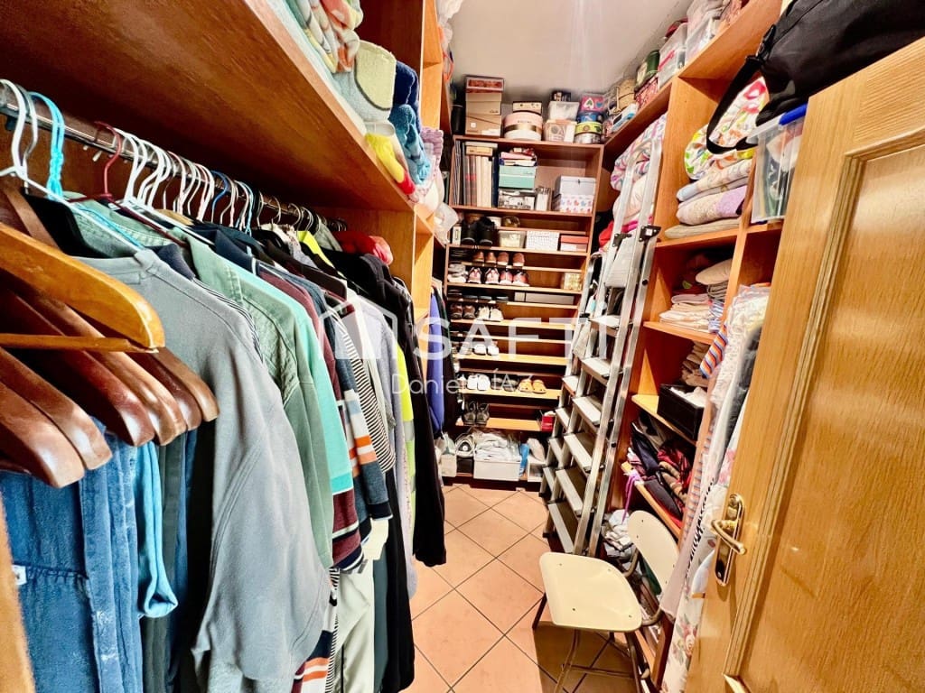 6 soveværelse Finca/Landehus til salg i Macanet de la Selva med swimmingpool garage - € 360.000 (Ref: 9595411)