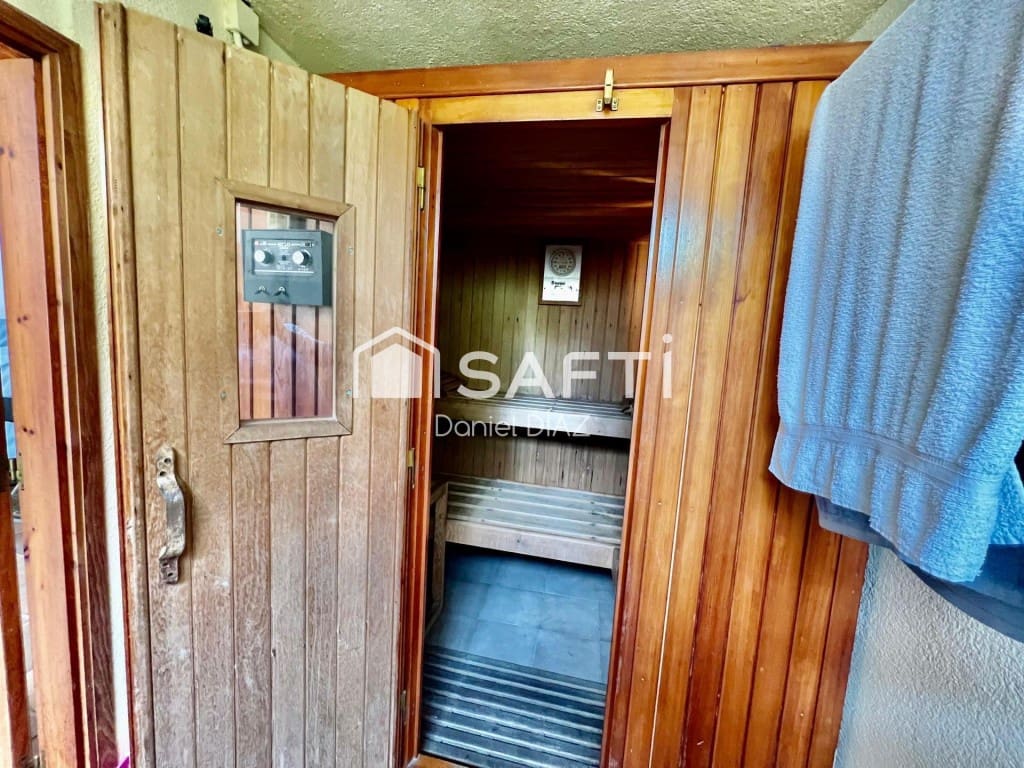 6 soveværelse Finca/Landehus til salg i Macanet de la Selva med swimmingpool garage - € 360.000 (Ref: 9595411)