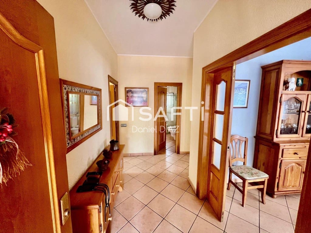 6 soveværelse Finca/Landehus til salg i Macanet de la Selva med swimmingpool garage - € 360.000 (Ref: 9595411)