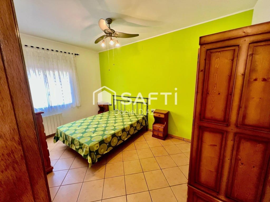 6 soveværelse Finca/Landehus til salg i Macanet de la Selva med swimmingpool garage - € 360.000 (Ref: 9595411)