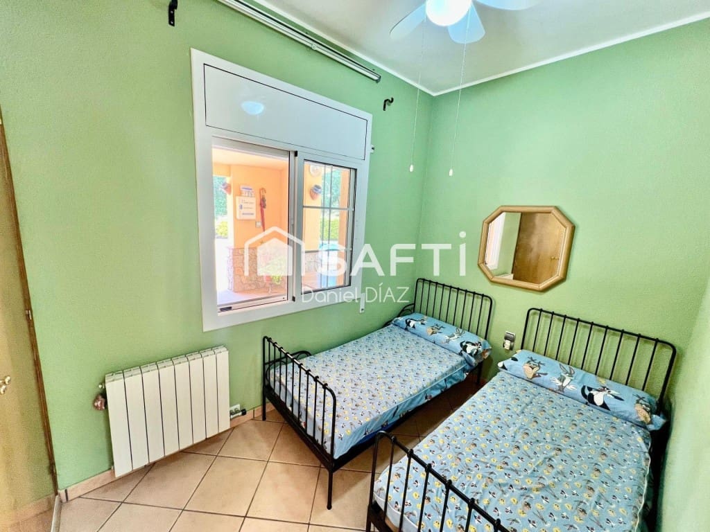 6 soveværelse Finca/Landehus til salg i Macanet de la Selva med swimmingpool garage - € 360.000 (Ref: 9595411)