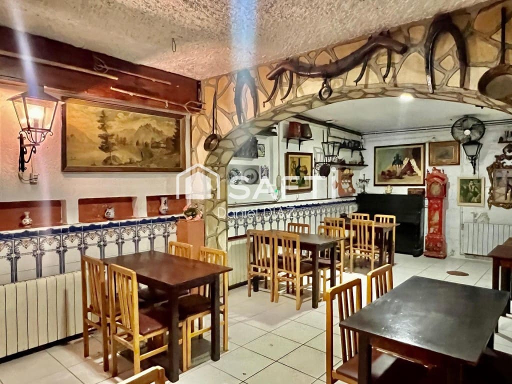 5 slaapkamer Finca/Landhuis te koop in Llica d'Amunt met zwembad - € 460.000 (Ref: 9595417)