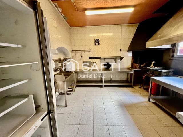 5 slaapkamer Finca/Landhuis te koop in Lliçà d'Amunt met zwembad - € 460.000 (Ref: 9595417)