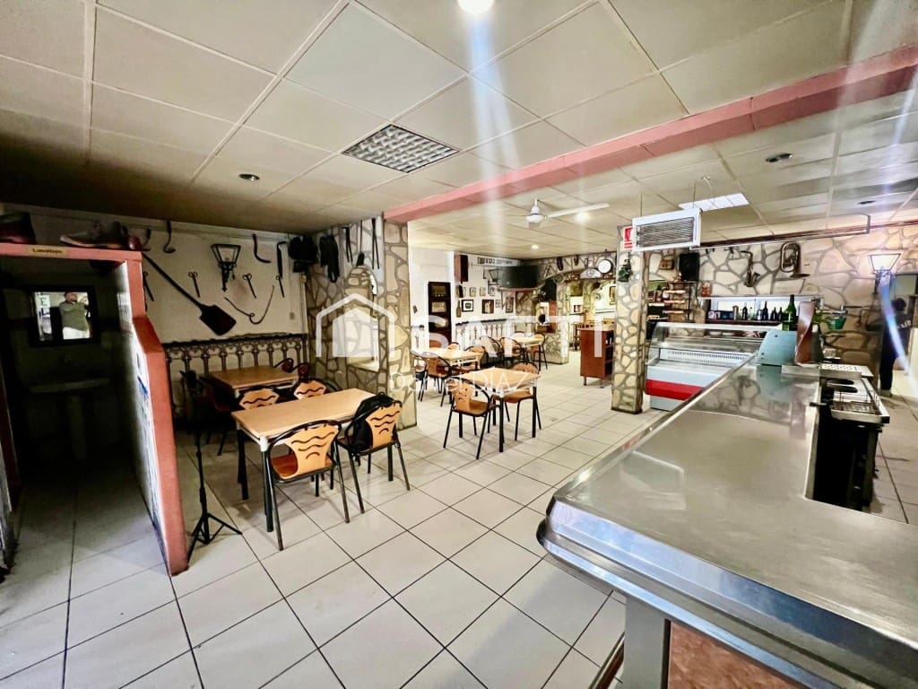 5 slaapkamer Finca/Landhuis te koop in Llica d'Amunt met zwembad - € 460.000 (Ref: 9595417)