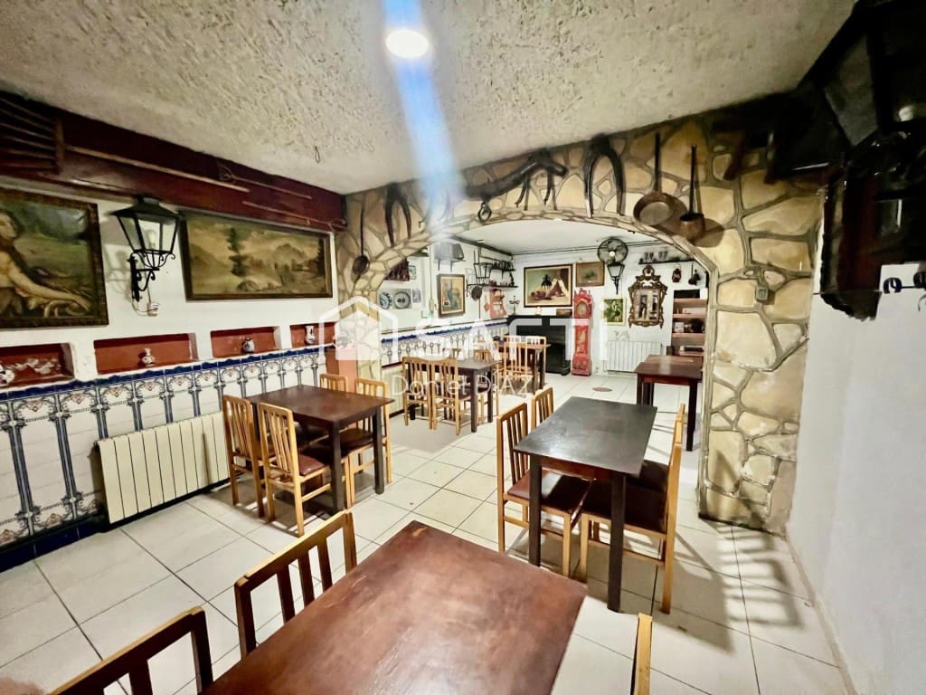 5 slaapkamer Finca/Landhuis te koop in Llica d'Amunt met zwembad - € 460.000 (Ref: 9595417)