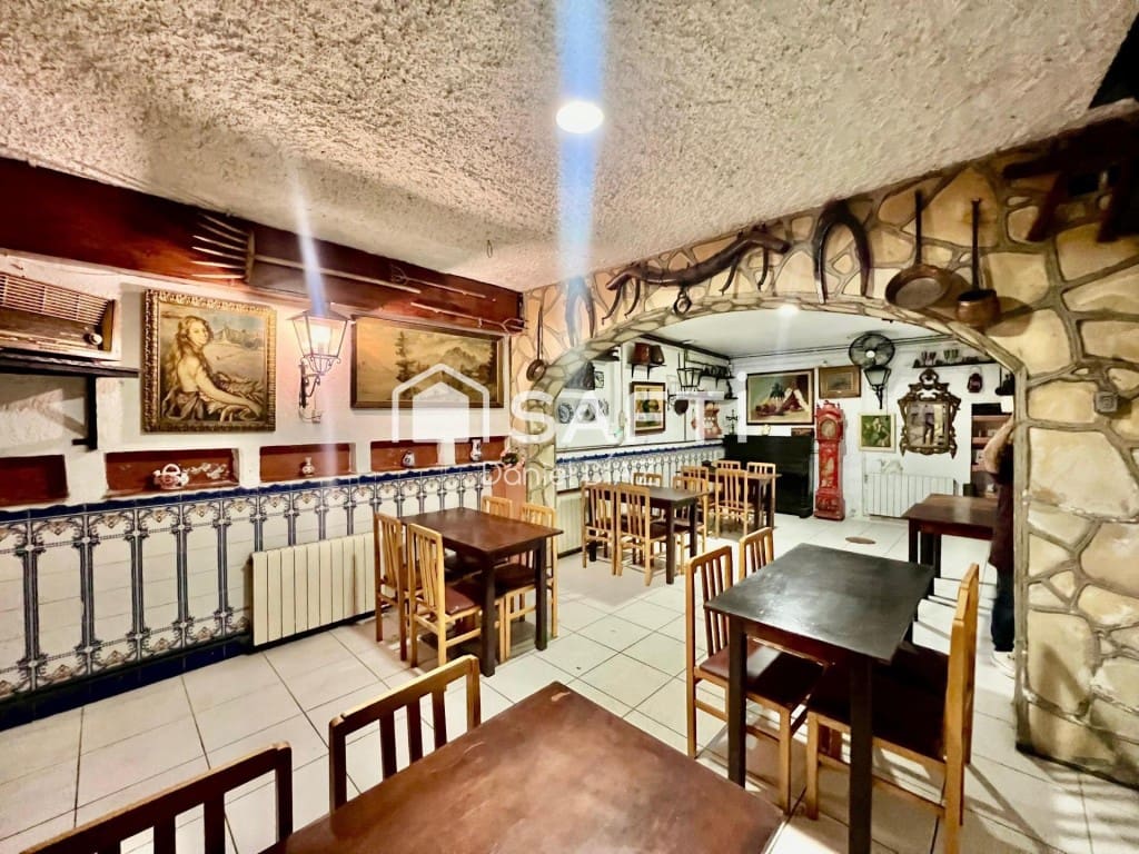 5 slaapkamer Finca/Landhuis te koop in Llica d'Amunt met zwembad - € 460.000 (Ref: 9595417)