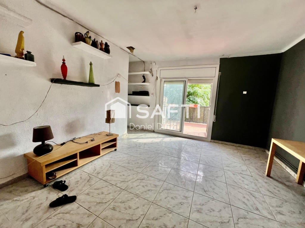 5 slaapkamer Finca/Landhuis te koop in Llica d'Amunt met zwembad - € 460.000 (Ref: 9595417)