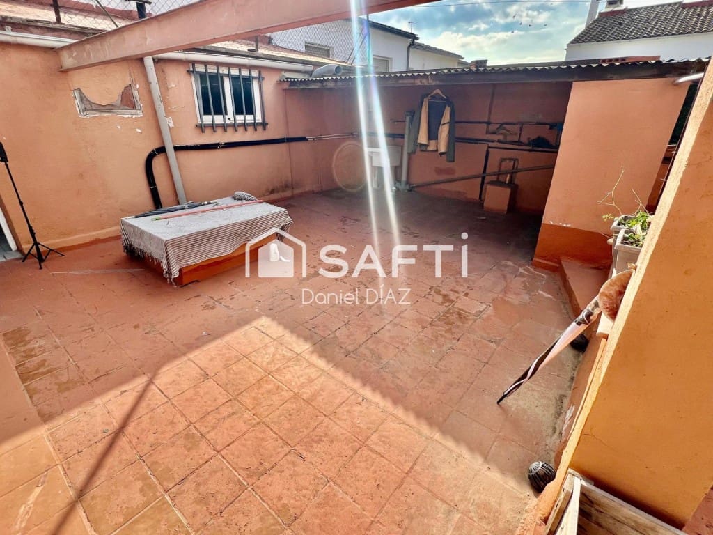 5 slaapkamer Finca/Landhuis te koop in Llica d'Amunt met zwembad - € 460.000 (Ref: 9595417)