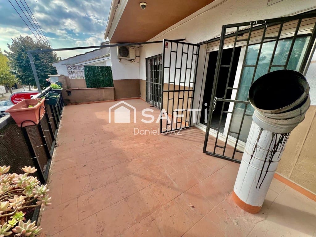 5 slaapkamer Finca/Landhuis te koop in Llica d'Amunt met zwembad - € 460.000 (Ref: 9595417)