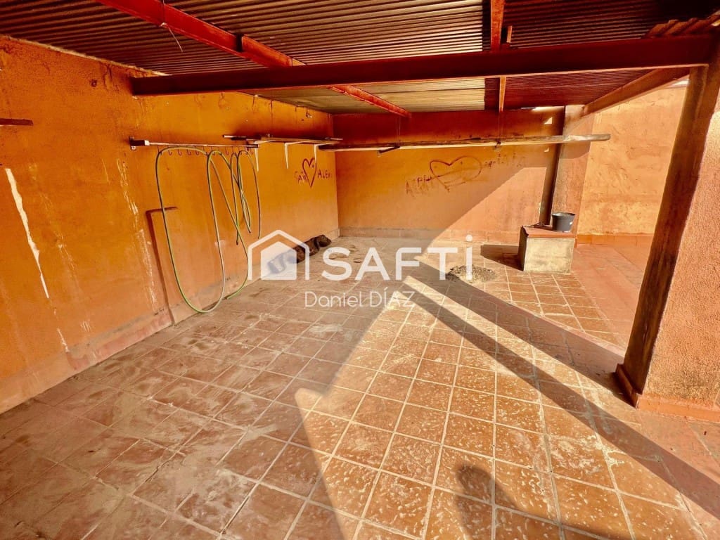 5 slaapkamer Finca/Landhuis te koop in Llica d'Amunt met zwembad - € 460.000 (Ref: 9595417)