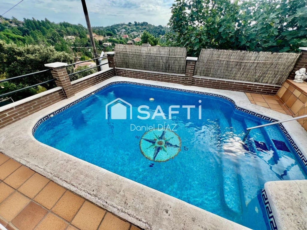 4 bedroom Villa for sale in Riudarenes with garage - € 265,000 (Ref: 9595420)