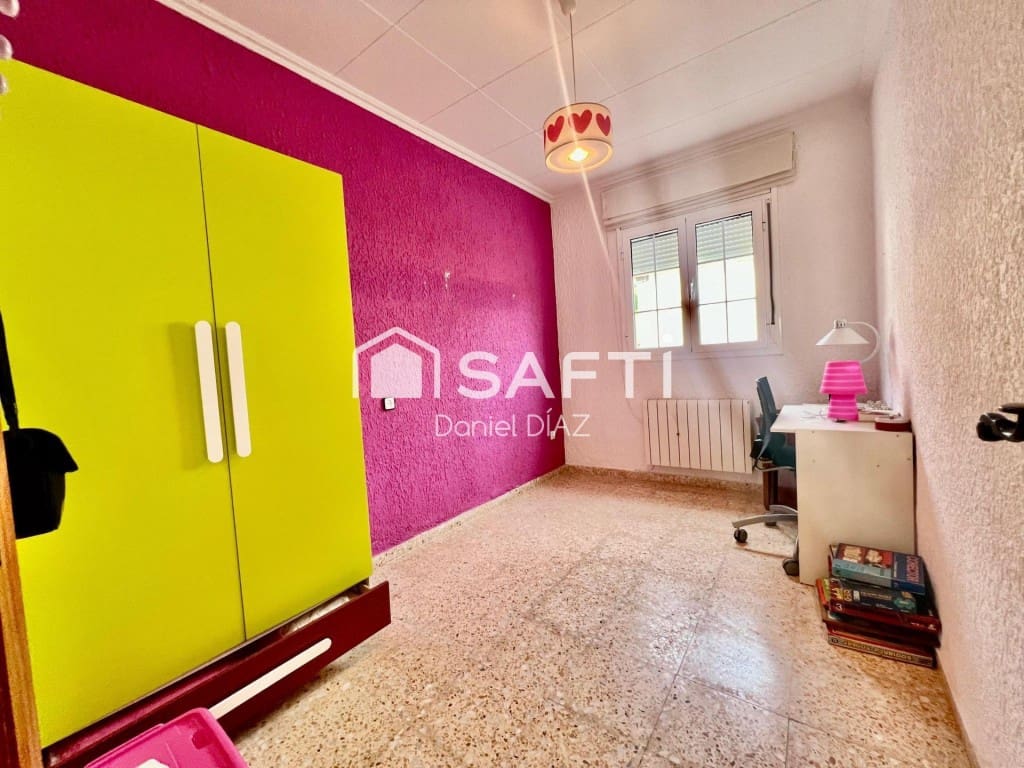 4 bedroom Villa for sale in Riudarenes with garage - € 265,000 (Ref: 9595420)